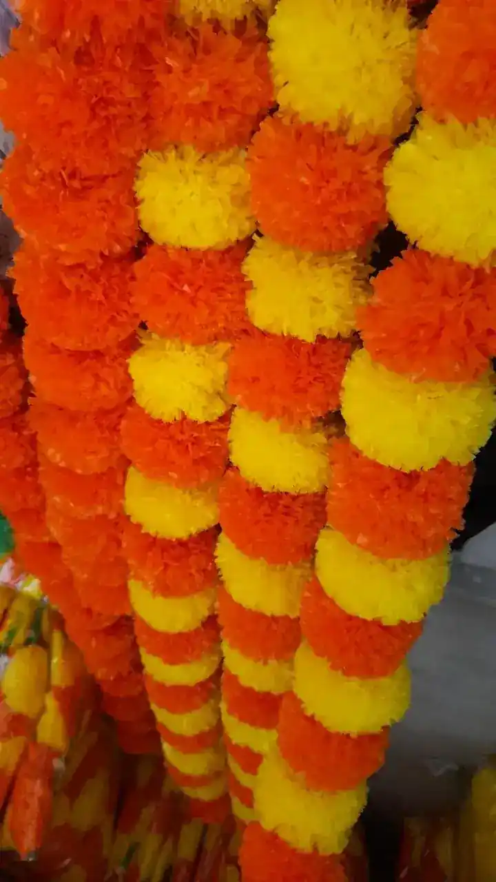 Artificial Genda Mala Wholesale Market